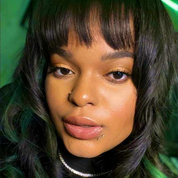 Meet your Posher, Jadaa - Picture 3 of 4